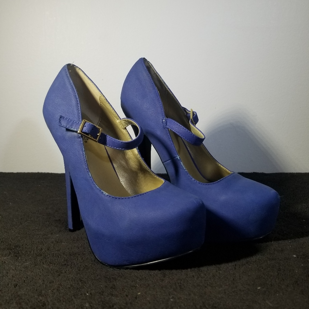 👟 Women's Charlotte Russe Heels